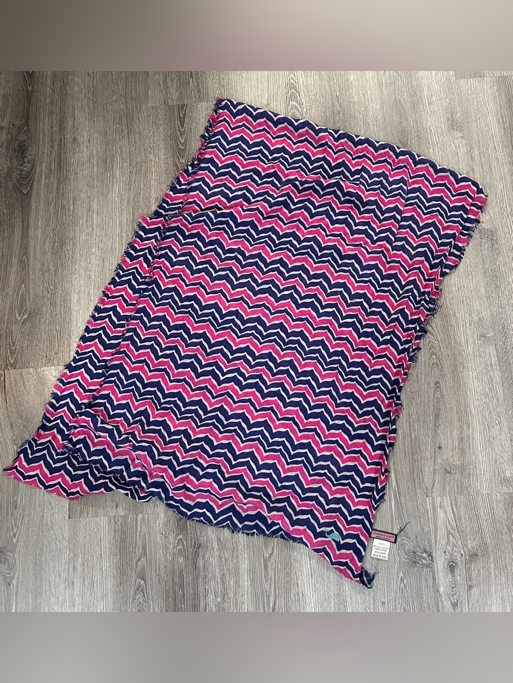 Vineyard Vines Navy and Hot Pink Zigzag Scarf wool/silk Small run see pictures